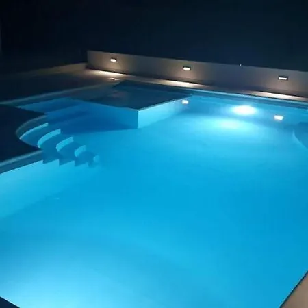 Sky - Premium One Bedroom With Balcony 2 סולין