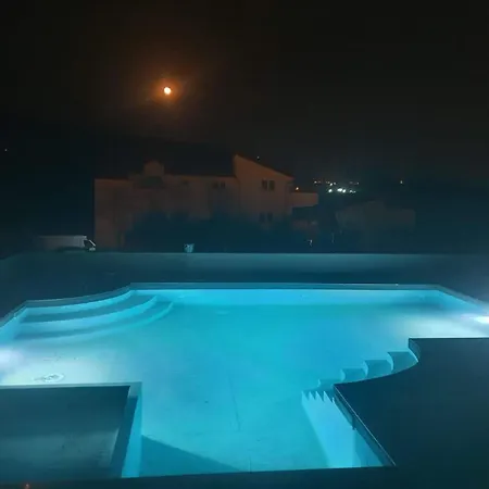 Sky - Premium One Bedroom With Balcony 2 דירה סולין