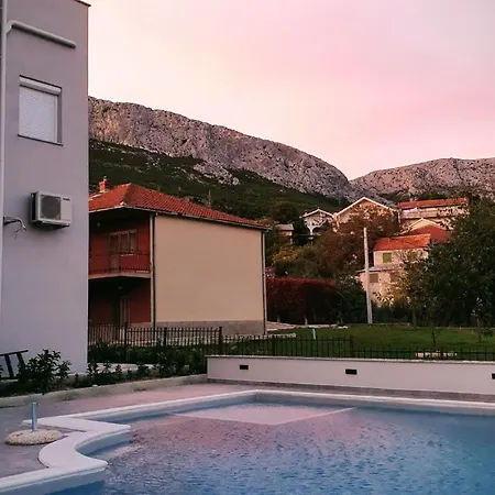 Sky - Premium One Bedroom With Balcony 2 סולין