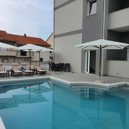 דירה Sky - Premium One Bedroom With Balcony 2