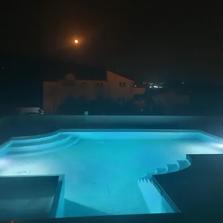 דירה Sky - Premium One Bedroom With Balcony 2 *