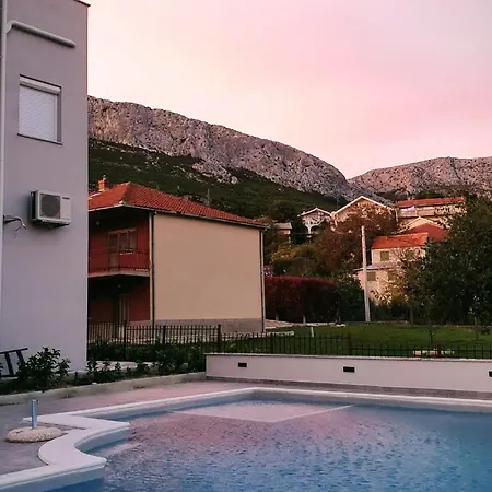 Sky - Premium One Bedroom With Balcony 2 סולין